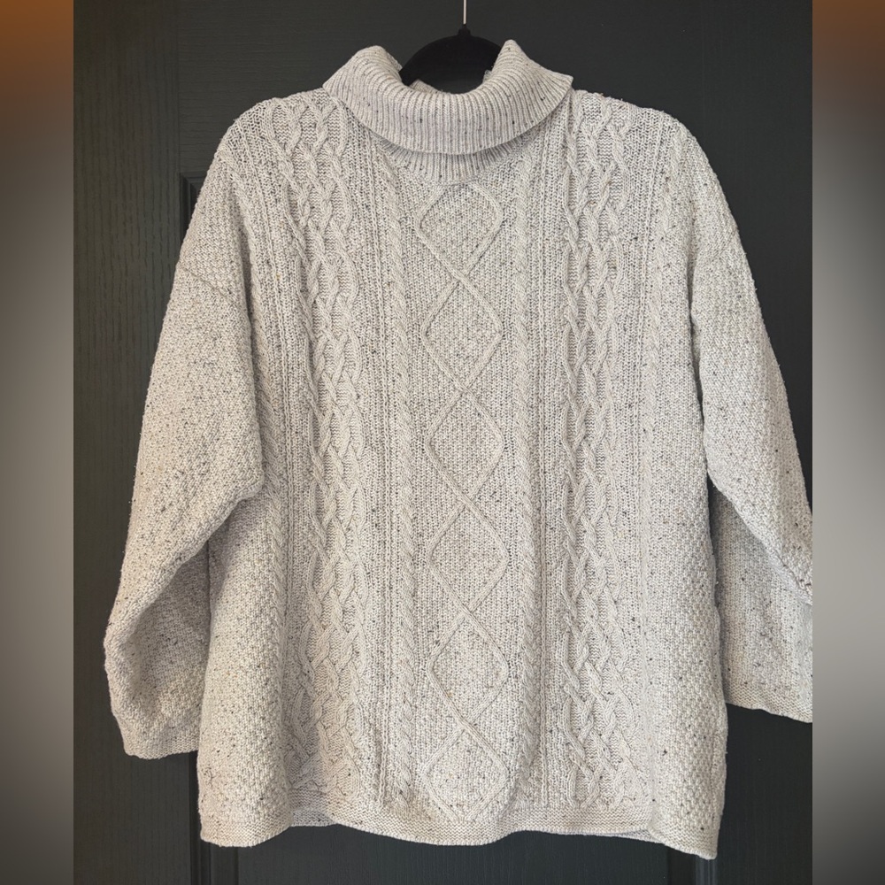 White speckled vintage Cable Turtleneck Sweater - Women's Cozy Knit